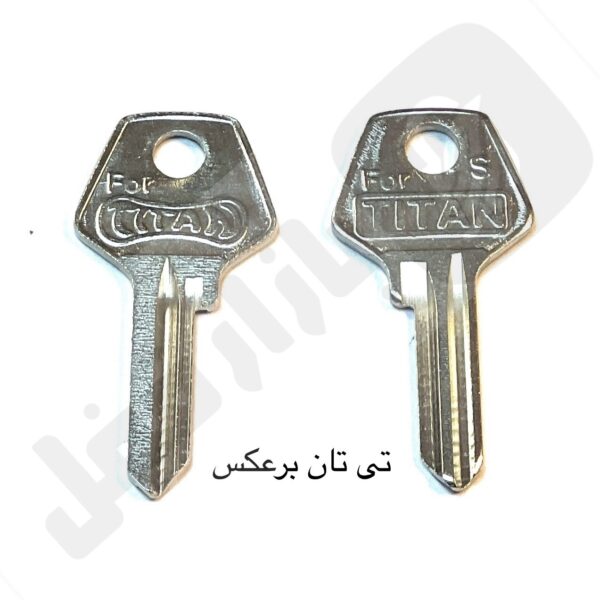 تیتان برعکس ایرانی